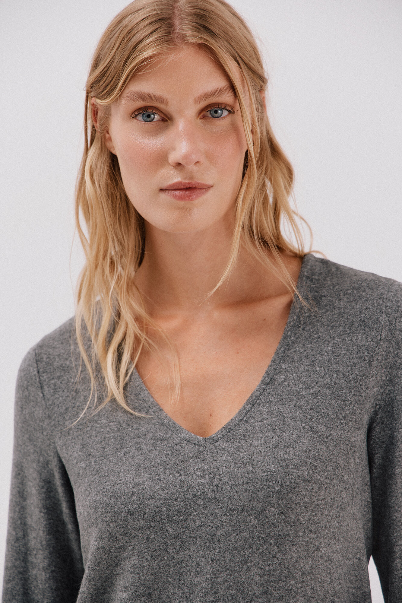 Cortefiel Camiseta b&aacute;sica cuello pico