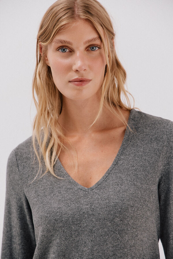 Cortefiel Essential v-neck t-shirt Black
