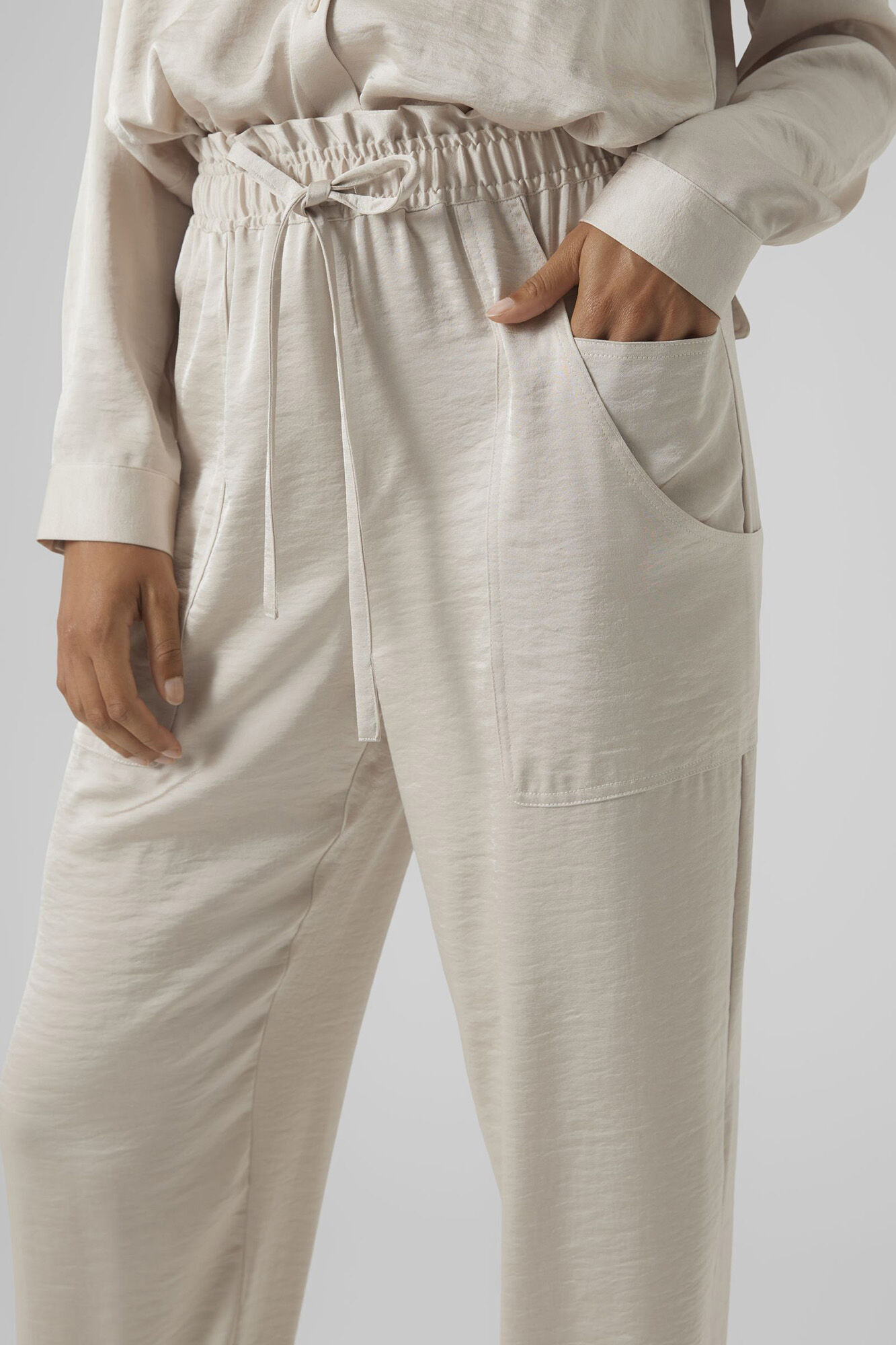 Vero Moda Cal&ccedil;as skinny efeito acetinado