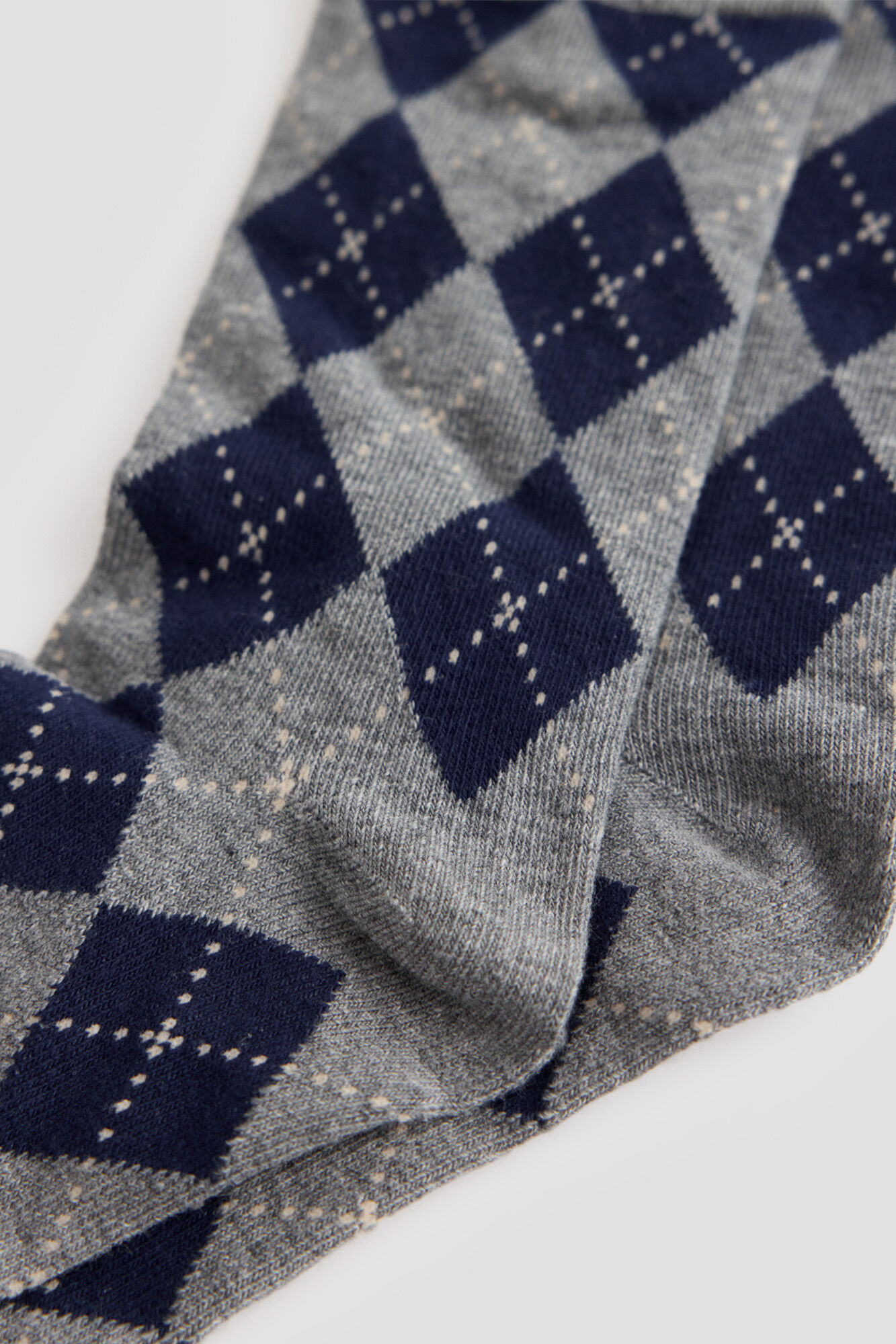 Cortefiel Classic argyle long socks