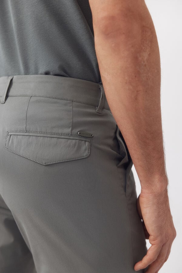 Cortefiel Pantal&oacute;n chino t&eacute;cnico slim Kaki