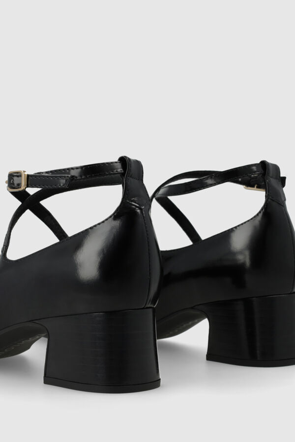 Cortefiel Court shoes Black