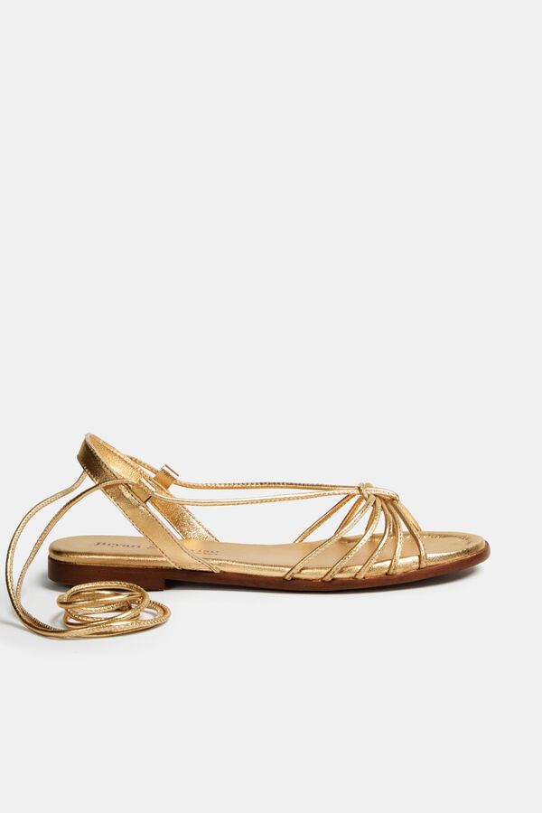 Bryan Stepwise Sand&aacute;lia rasa em pele Dourado