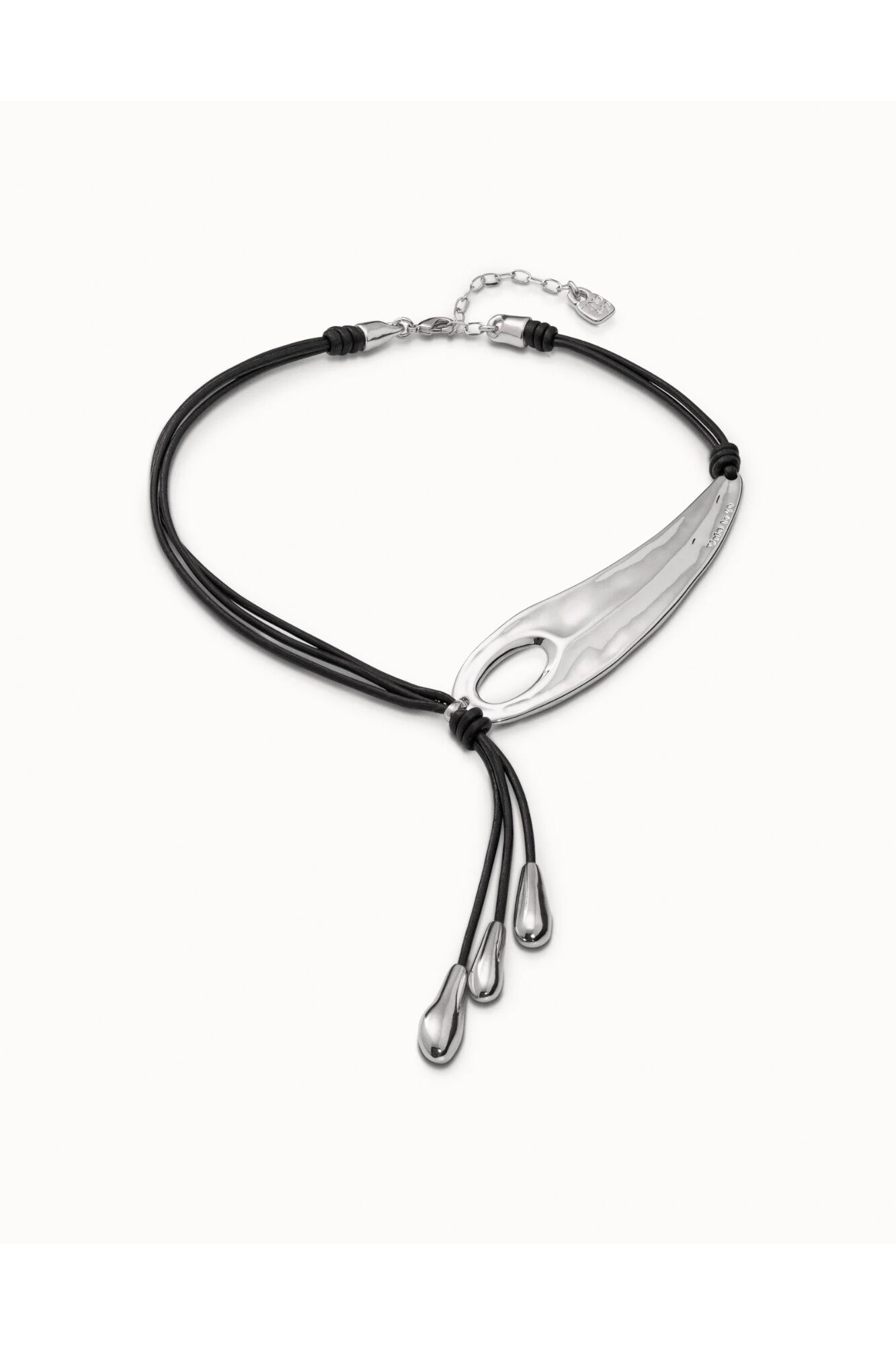 UNOde50 Collar cuero lib&eacute;lula ba&ntilde;o plata