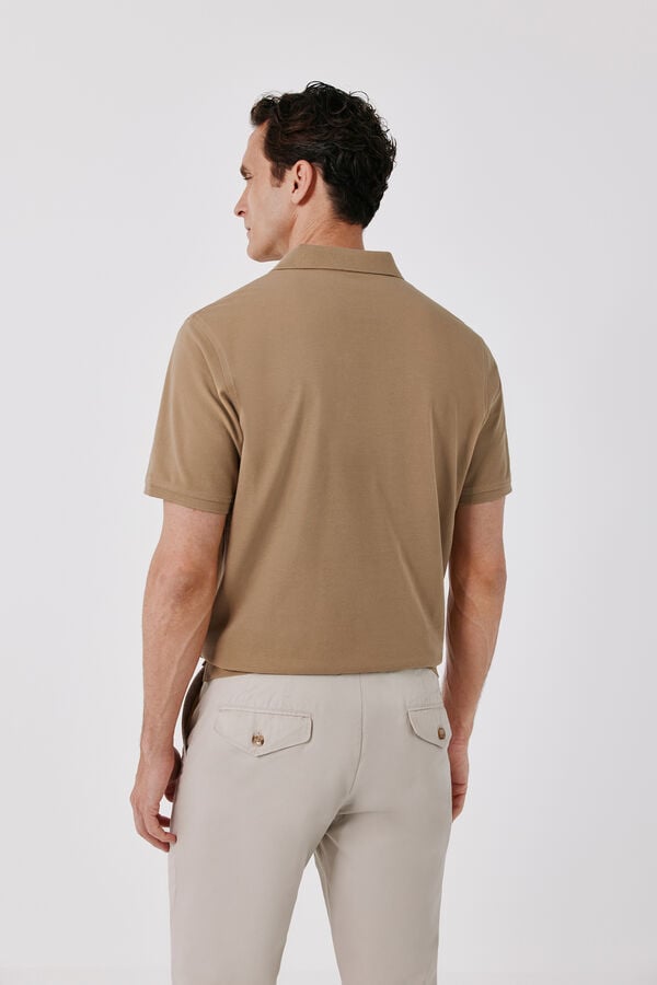 Cortefiel Polo b&aacute;sico piqu&eacute; Camel
