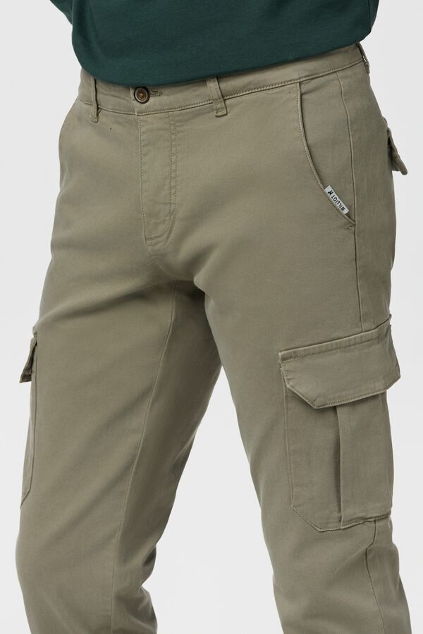 Williot Cal&ccedil;a cargo Verde