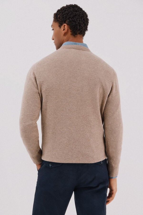 Cortefiel Lambswool jumper with round neck Camel