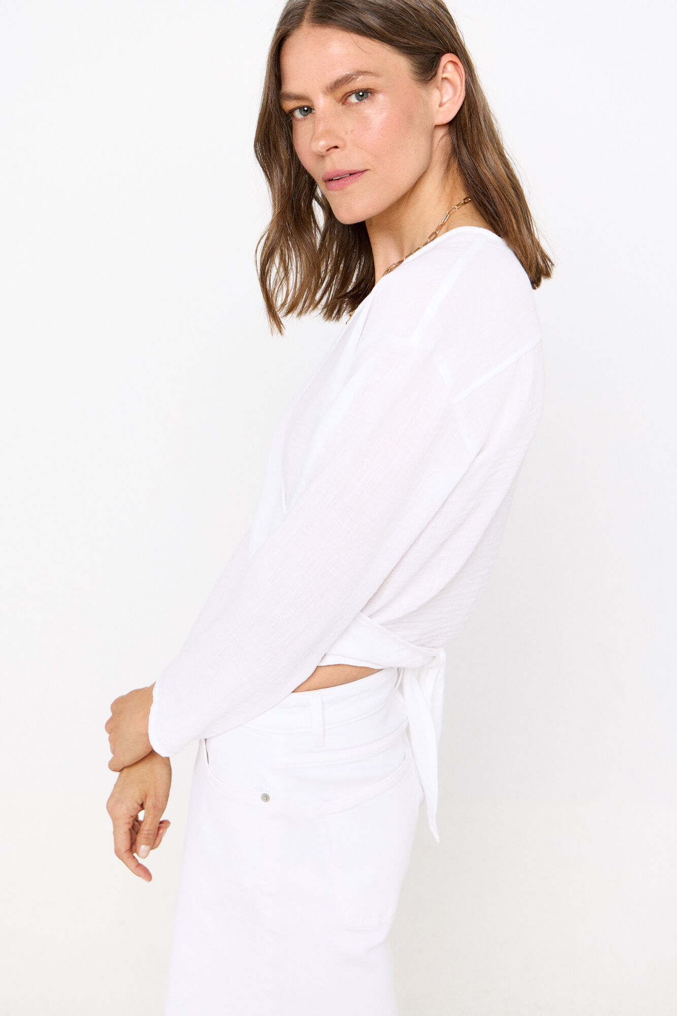 Blusa anudada tejido rustico Blusas de mulher Cortefiel