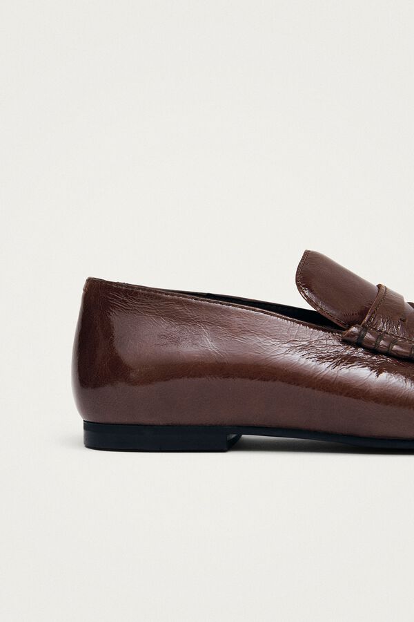 Alohas Mocassins em couro Aven Patent Castanho