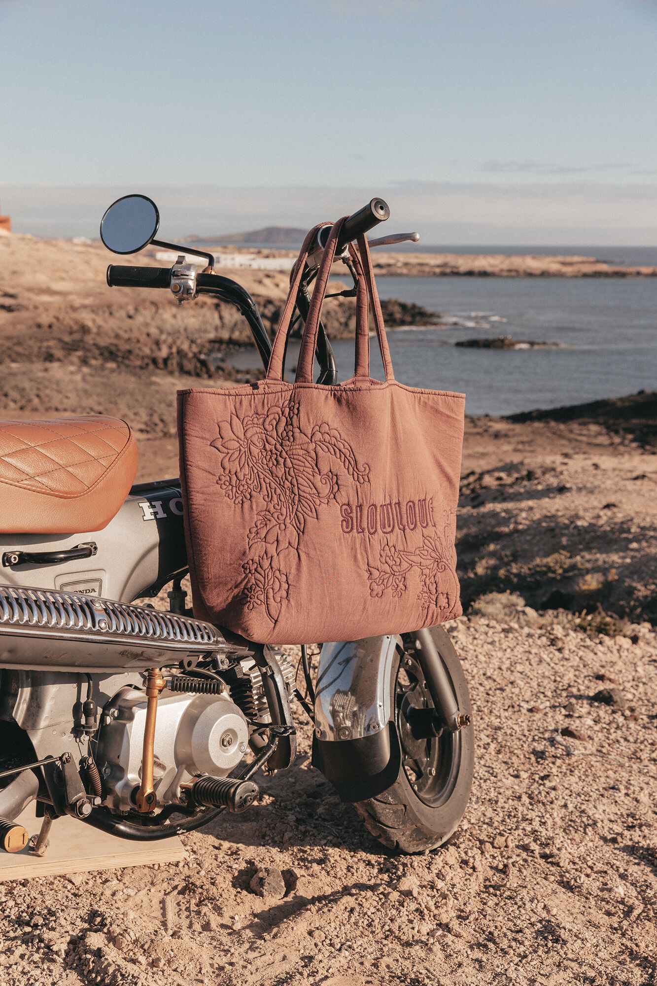 Slowlove EMBROIDERY WASHED SHOPPER