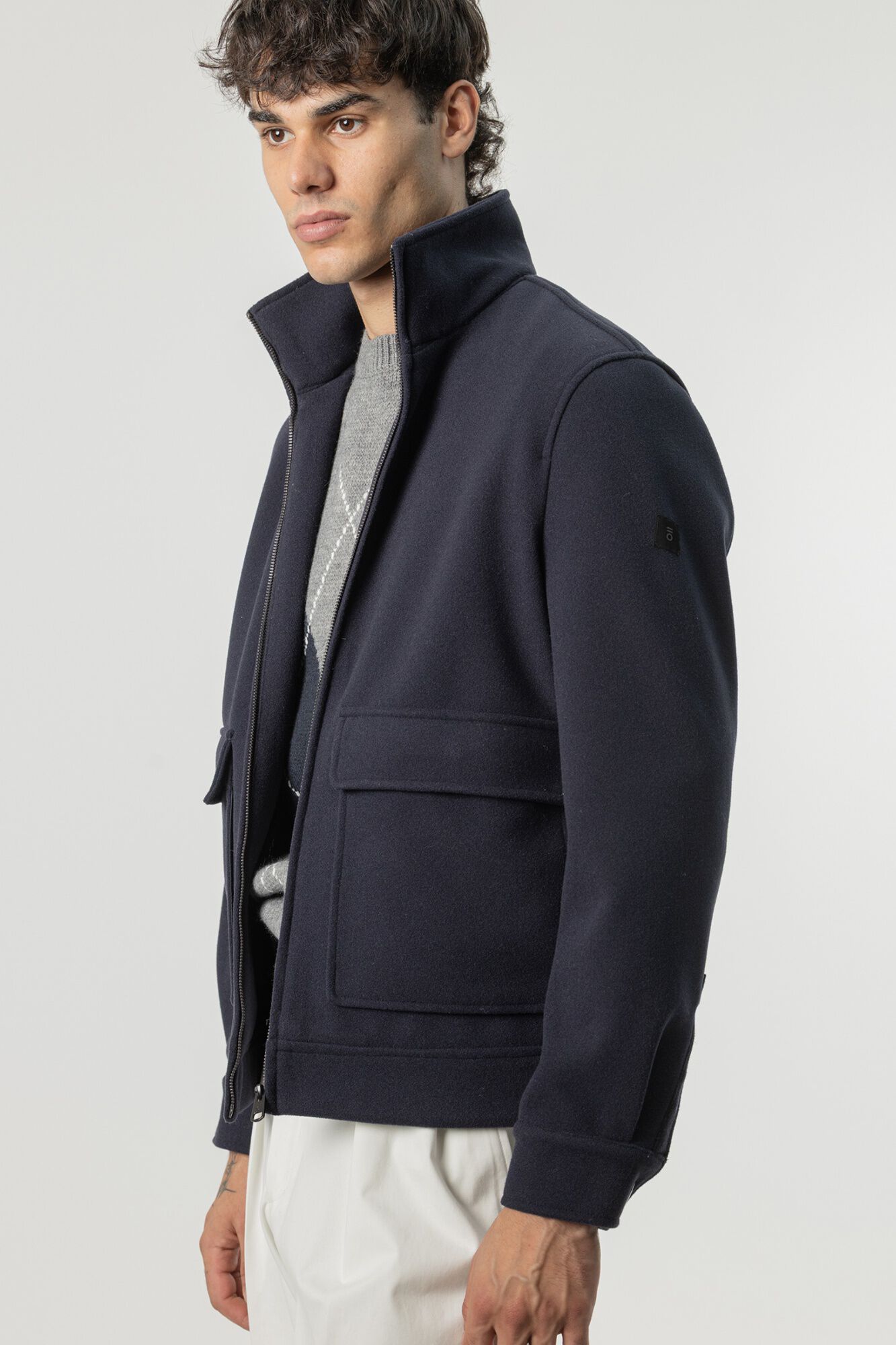 PuroEGO Blus&atilde;o Harrington com bolsos