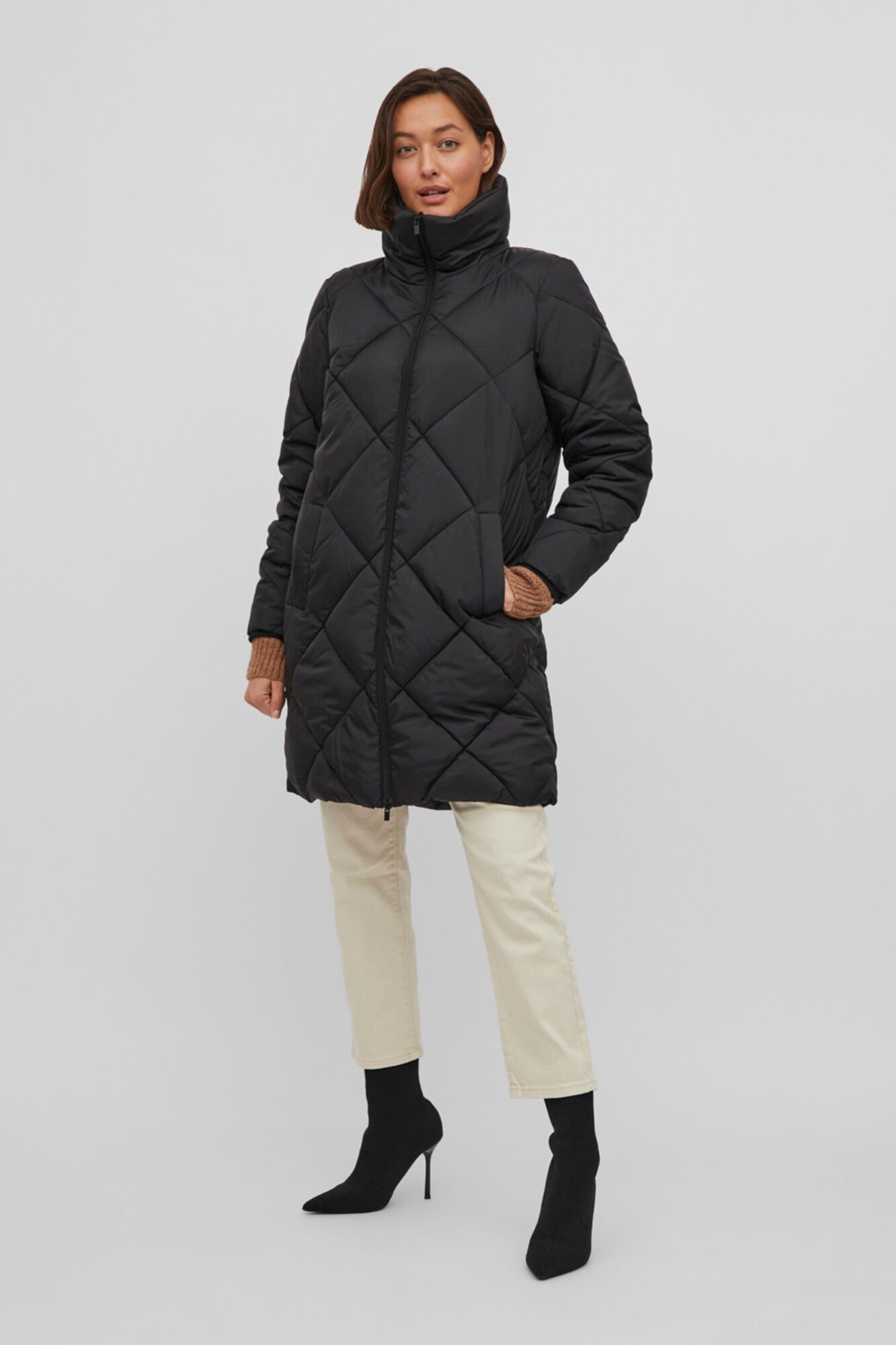 Abrigo acolchado cuello alto Abrigos y parkas de mujer Cortefiel