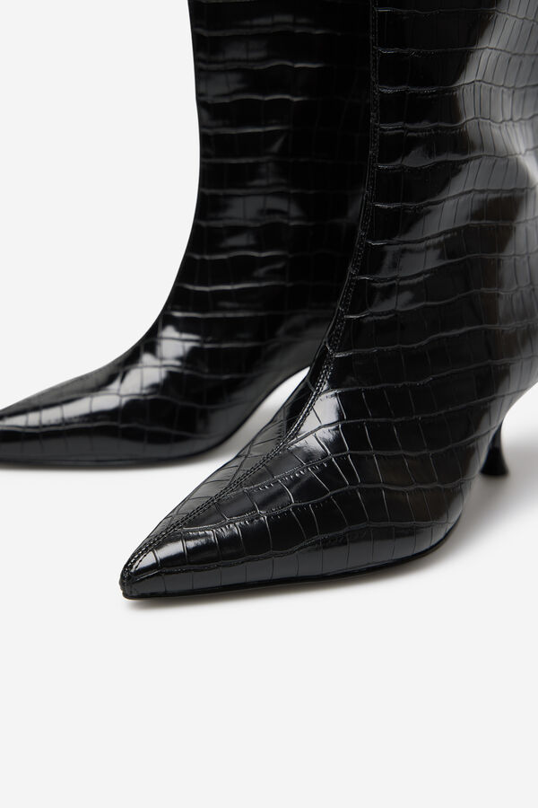 Cortefiel Bota de salto gatinho com efeito coco Preto