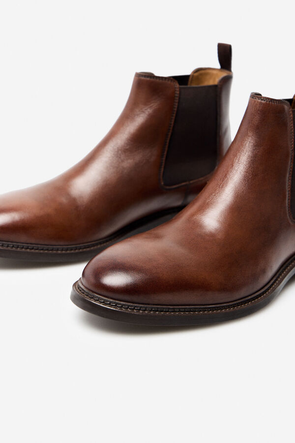 Cortefiel Leather Chelsea boot Dark brown