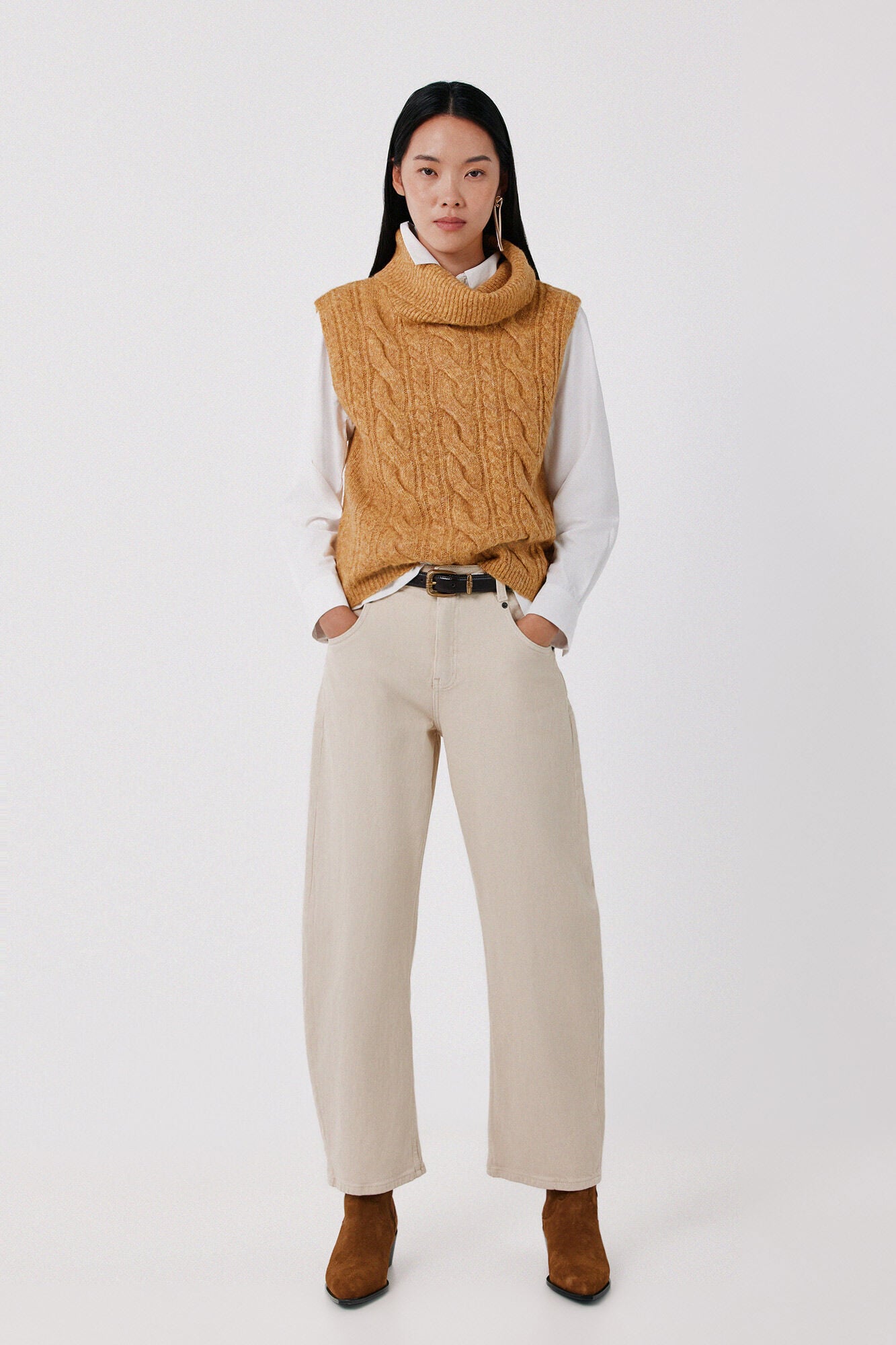 Cortefiel Braided knit gilet