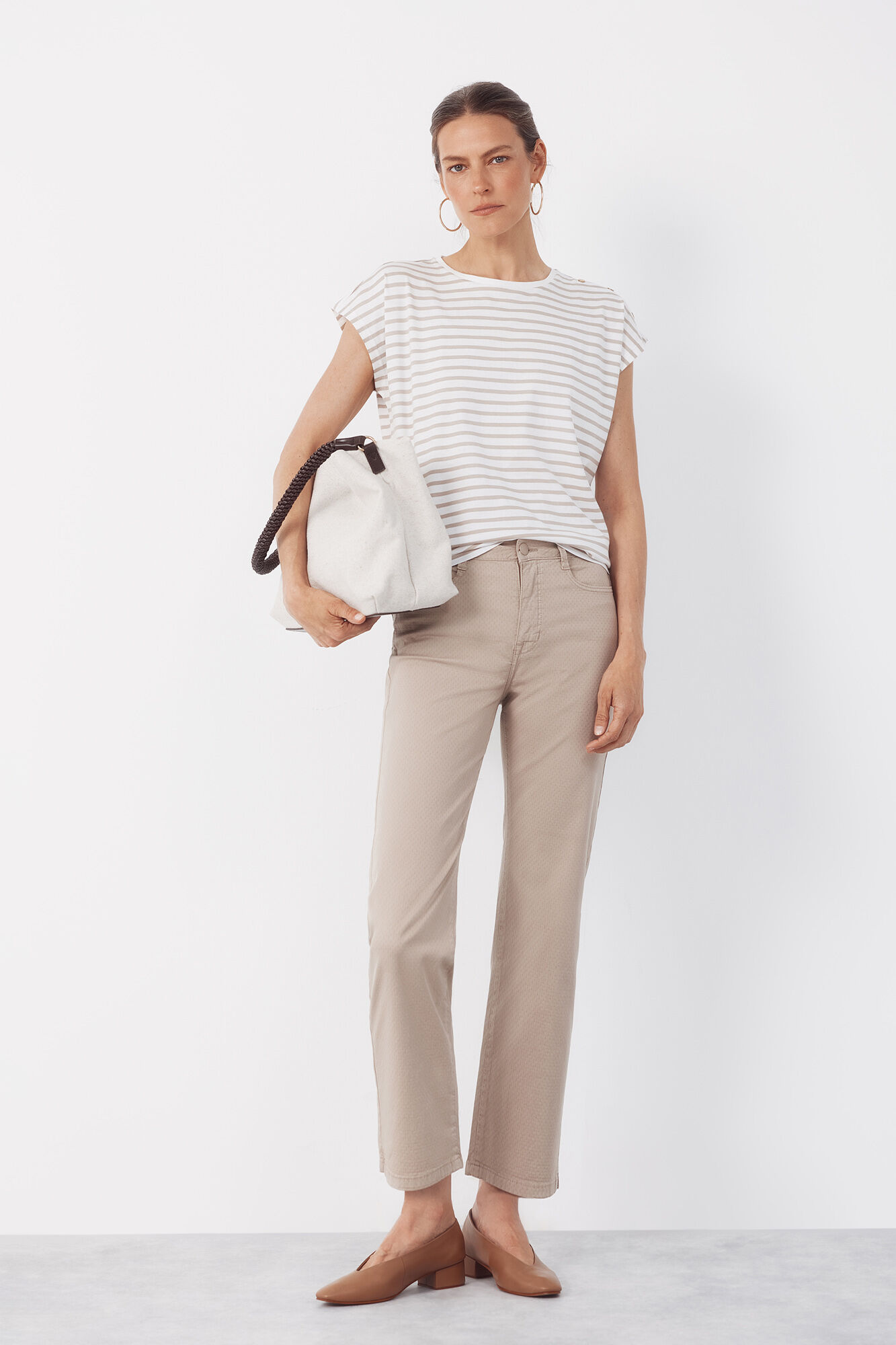 Cortefiel Basic t-shirt with gold buttons
