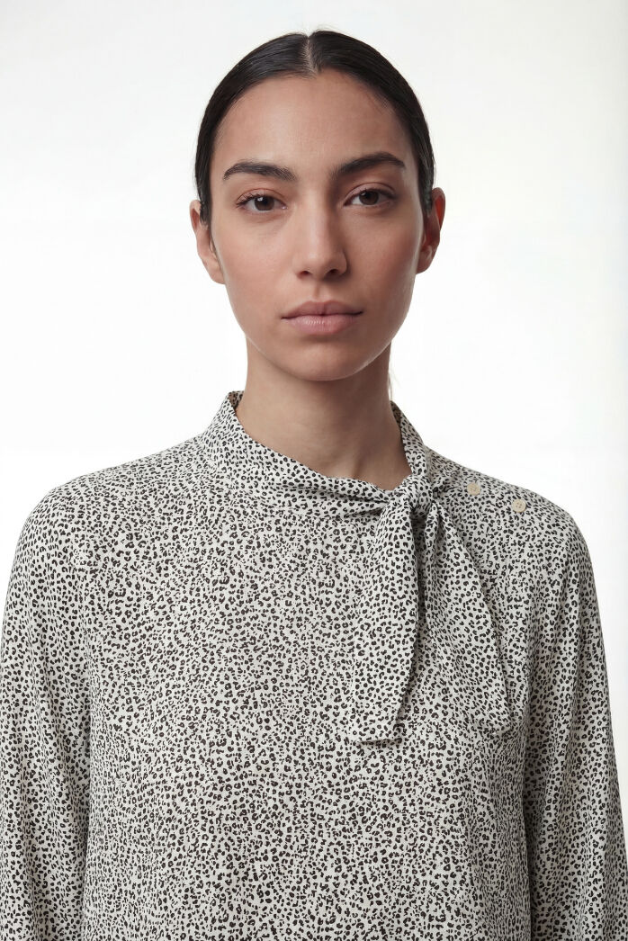 Vero Moda Blusa detalle lazada