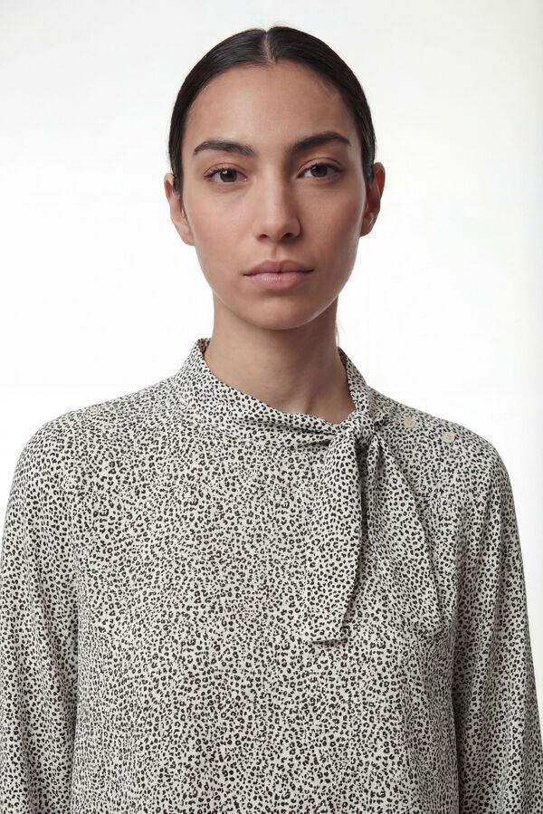 Vero Moda Blusa com la&ccedil;ada Impress&atilde;o