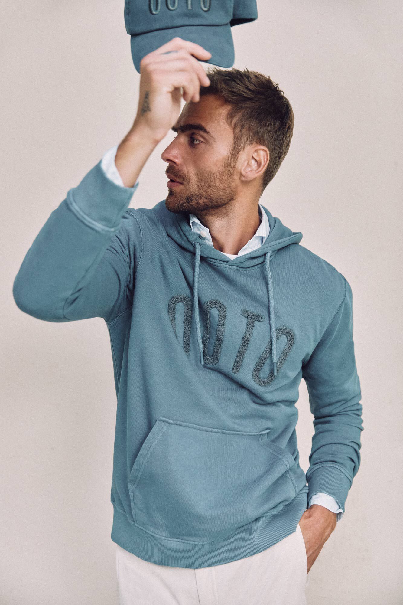 Sudadera con capucha logo OOTO grande