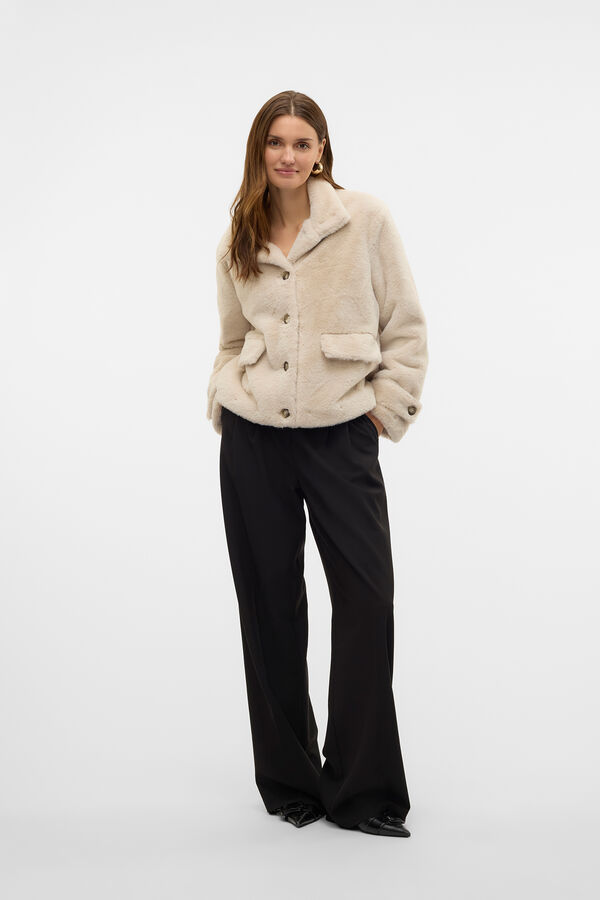 Vero Moda Chaqueta efecto peluche Gris