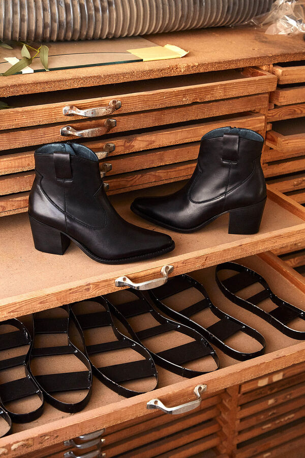 Bryan Stepwise Botins de pele Agustina Preto