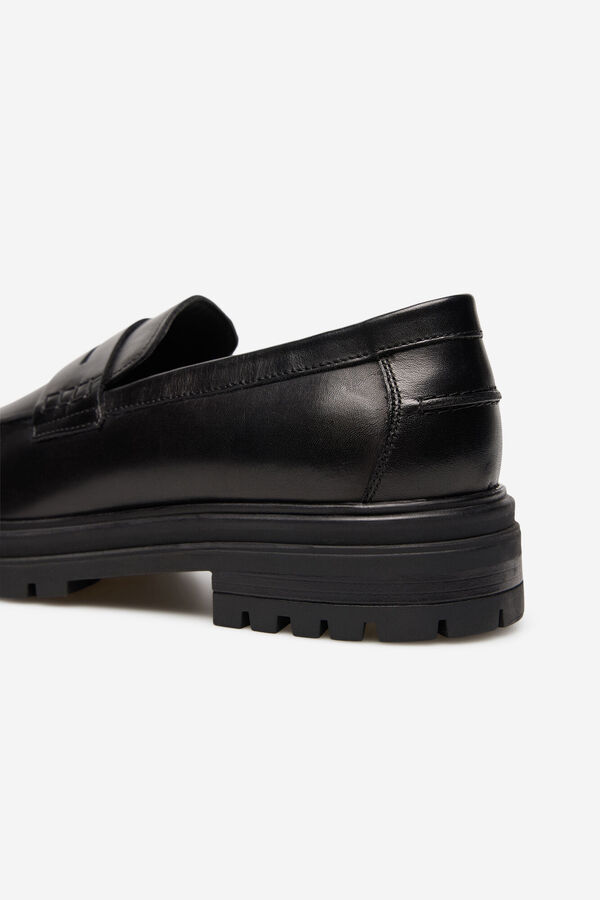Cortefiel Loafer Black