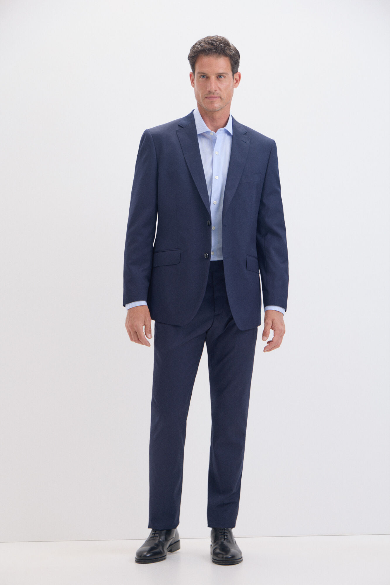 Hombre de traje top