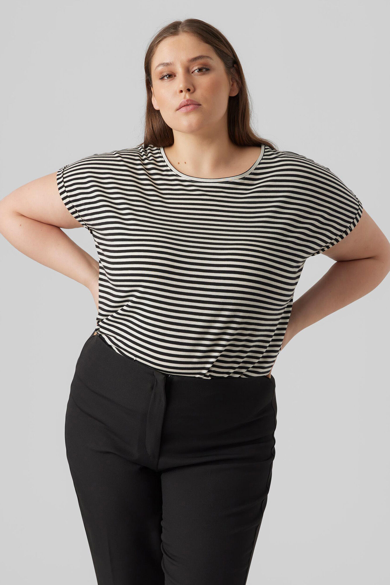 Vero Moda Curve Camiseta b&aacute;sica talla grande
