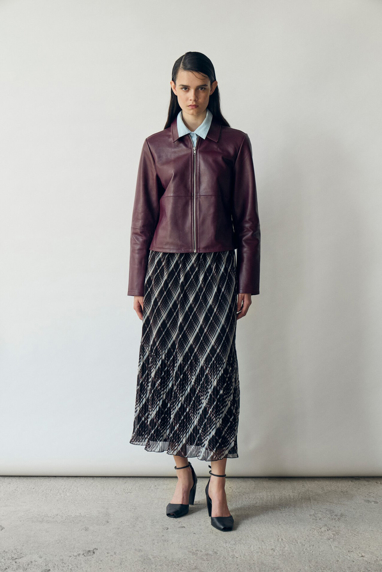 Vila Saia midi plissada de chiffon