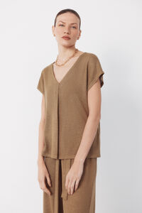 Cortefiel T-shirt with a rustic look