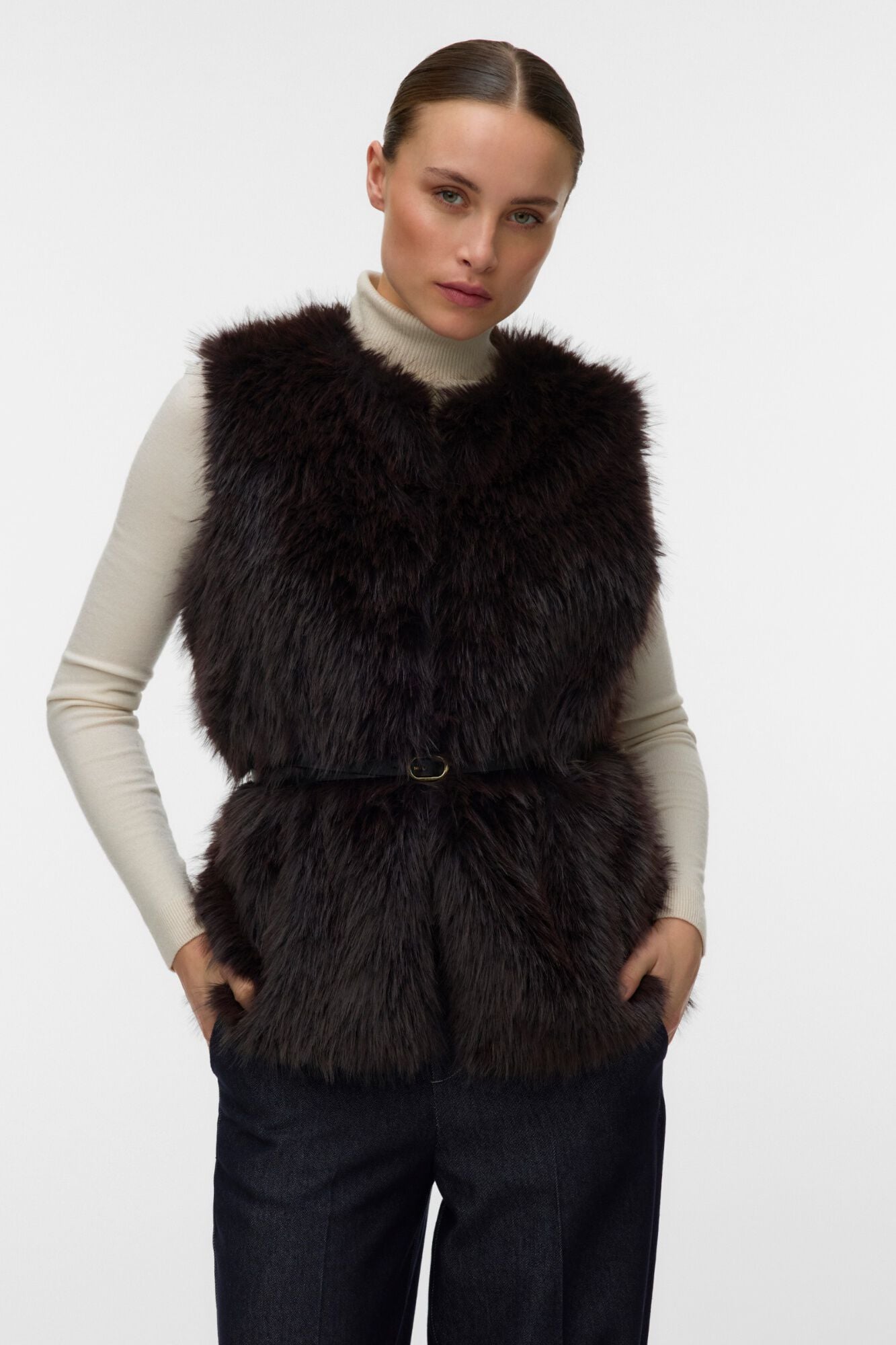 Vero Moda Colete de pelo com cinto