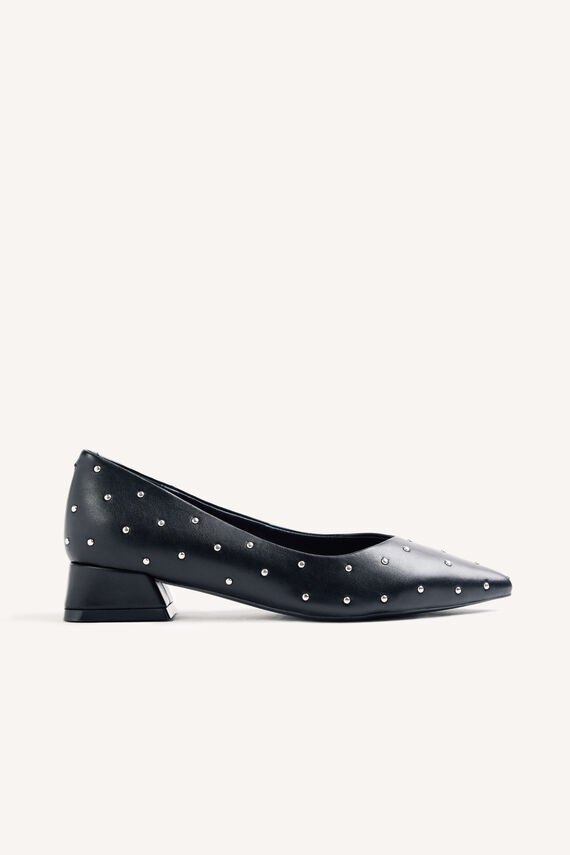 Zapatos tacón tachas