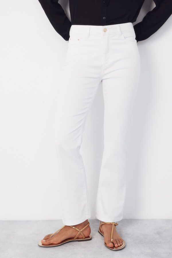 Cortefiel Jeans Sensational boca de sino cropped Branco