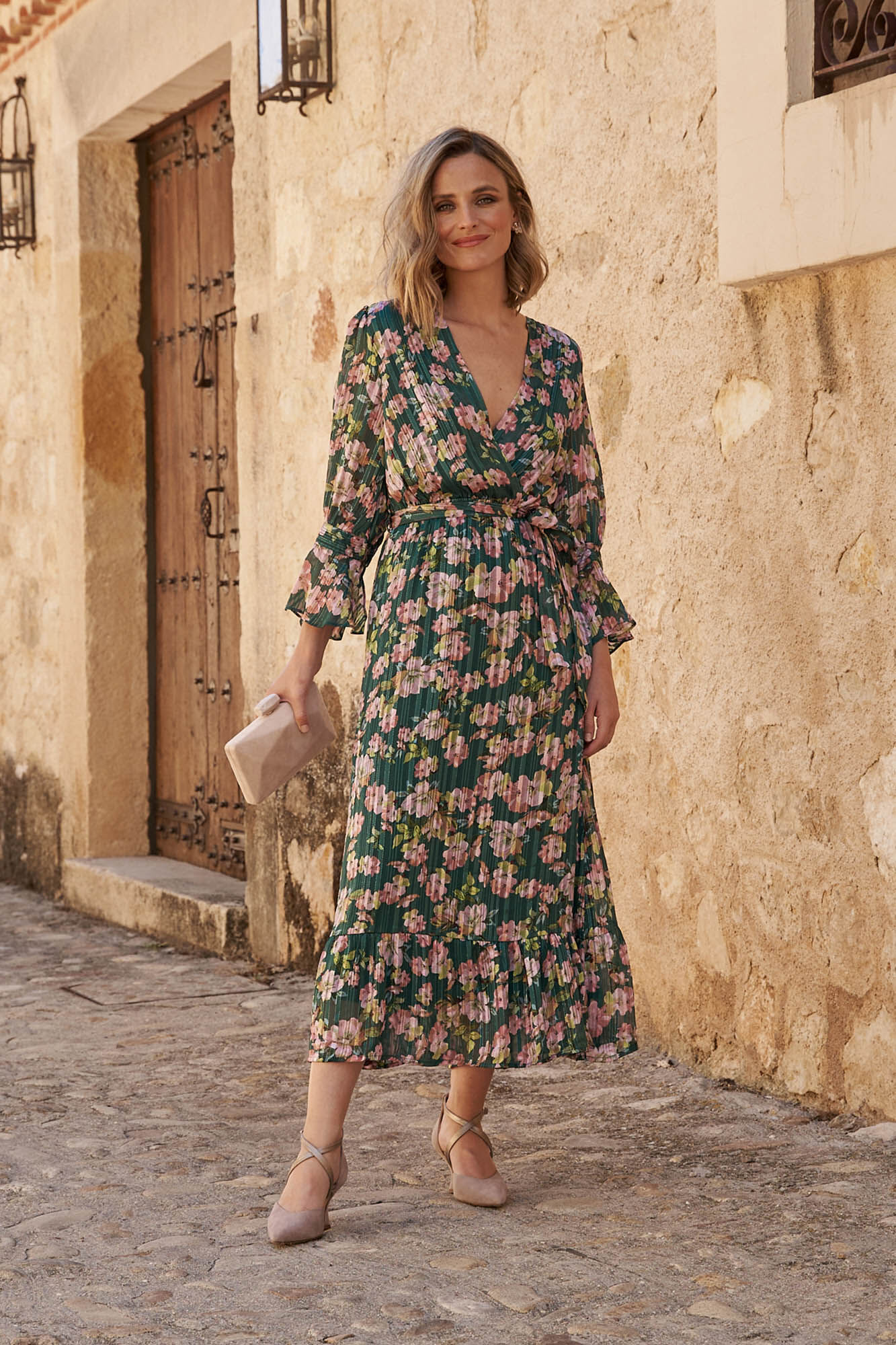 Olive floral dress Women s dresses and jumpsuits Cortefiel