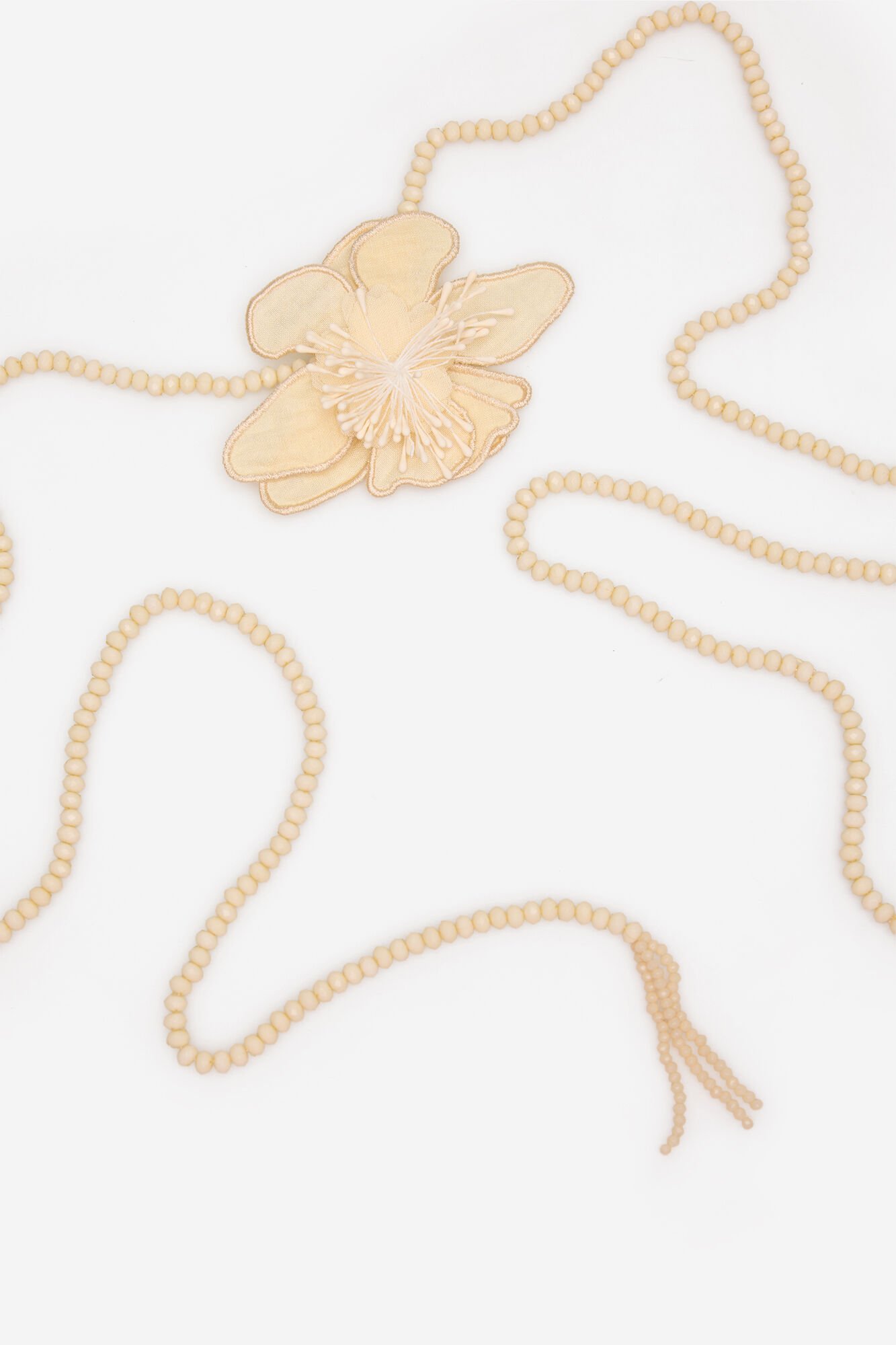 Cortefiel Gargantilha de contas com flor