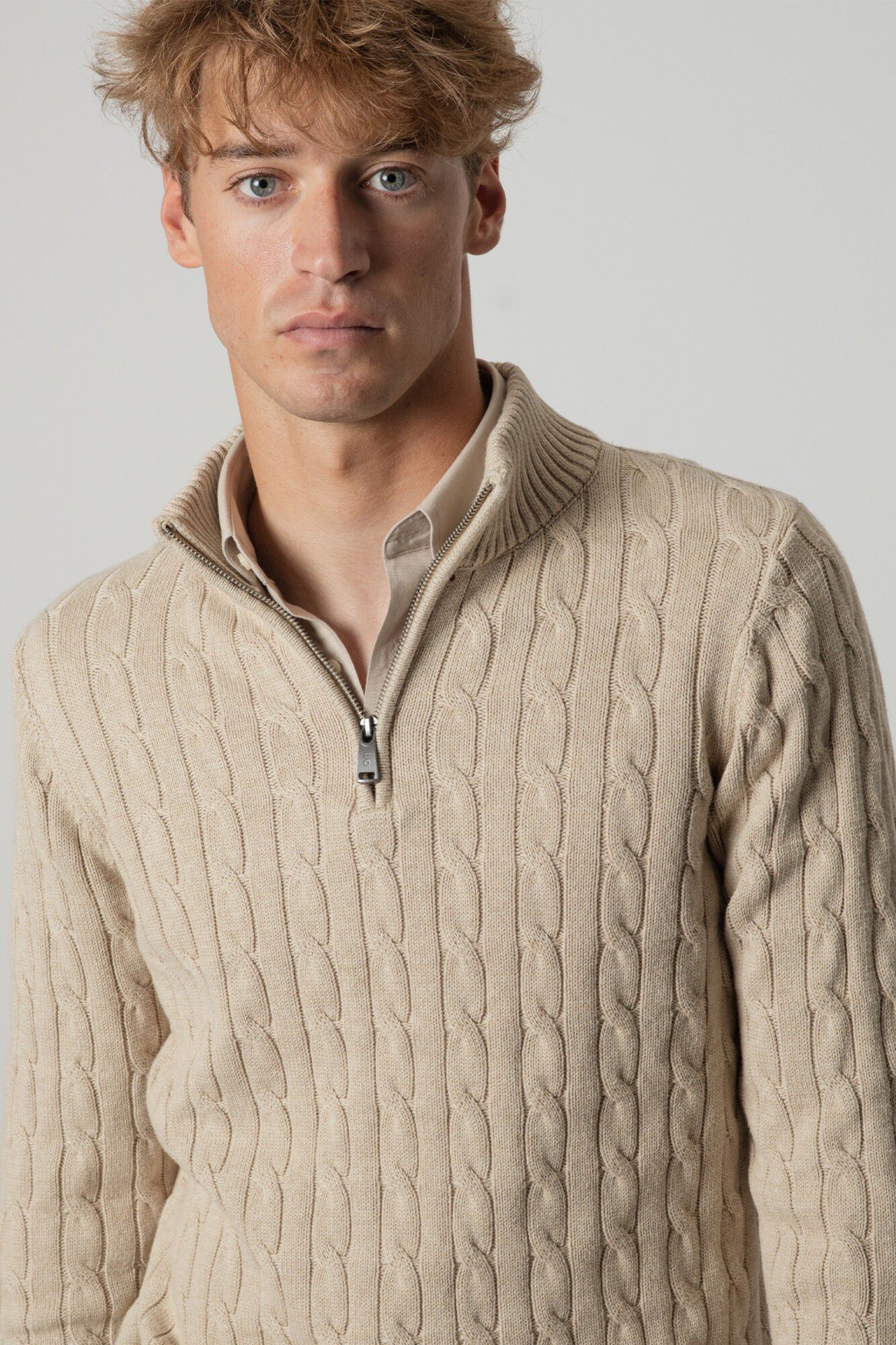 PuroEGO Camisola de malha de oitos gola mock
