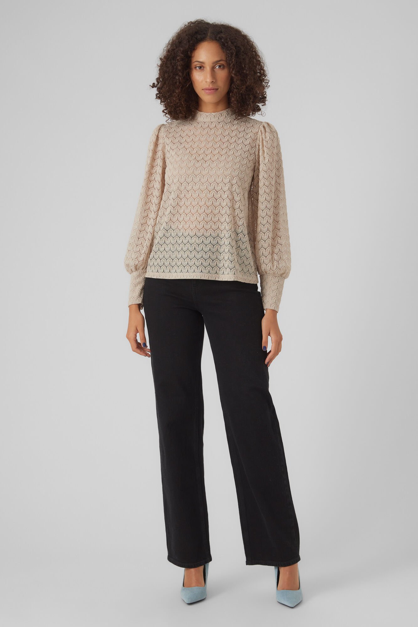 Vero Moda Top de encaje cuello cerrado