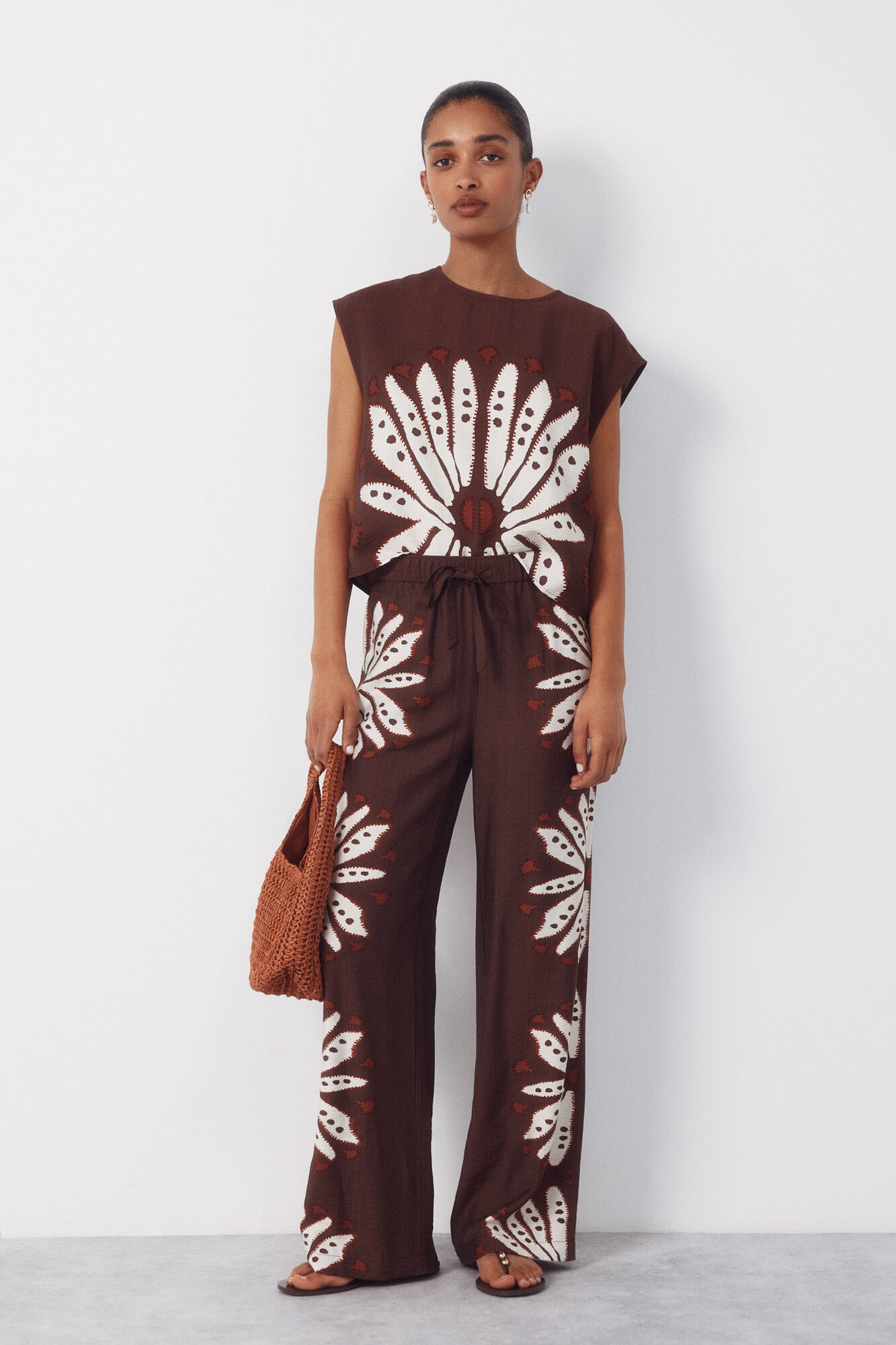 Cortefiel Print trousers positioned