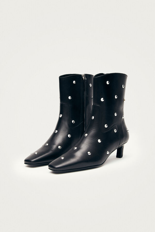 Alohas Botins de couro Nash Studs até o tornozelo Preto