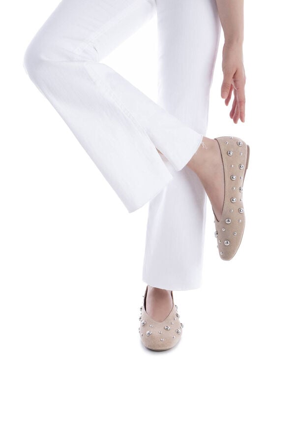 XTI Sabrinas com tachas em camur&ccedil;a sint&eacute;tica Tostado