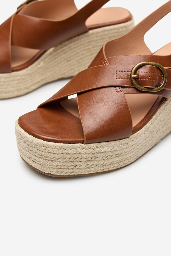 Cortefiel Crossed wedge sandal Brown