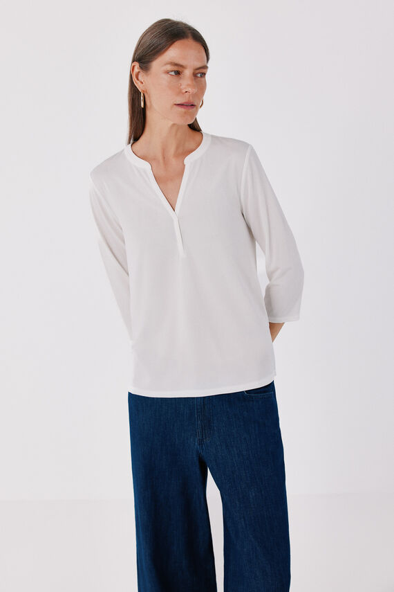 Camiseta básica escote mao