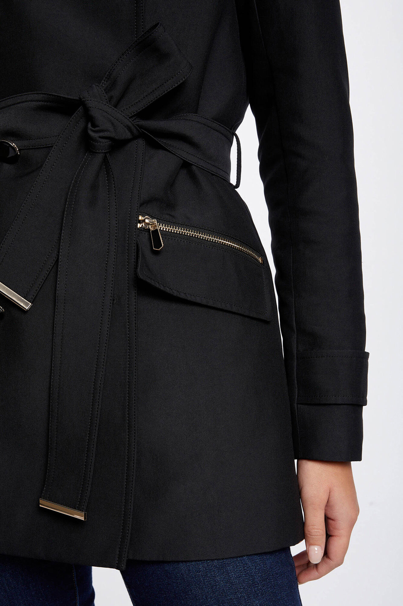 Morgan Gabardina entallada cintur&oacute;n y capucha