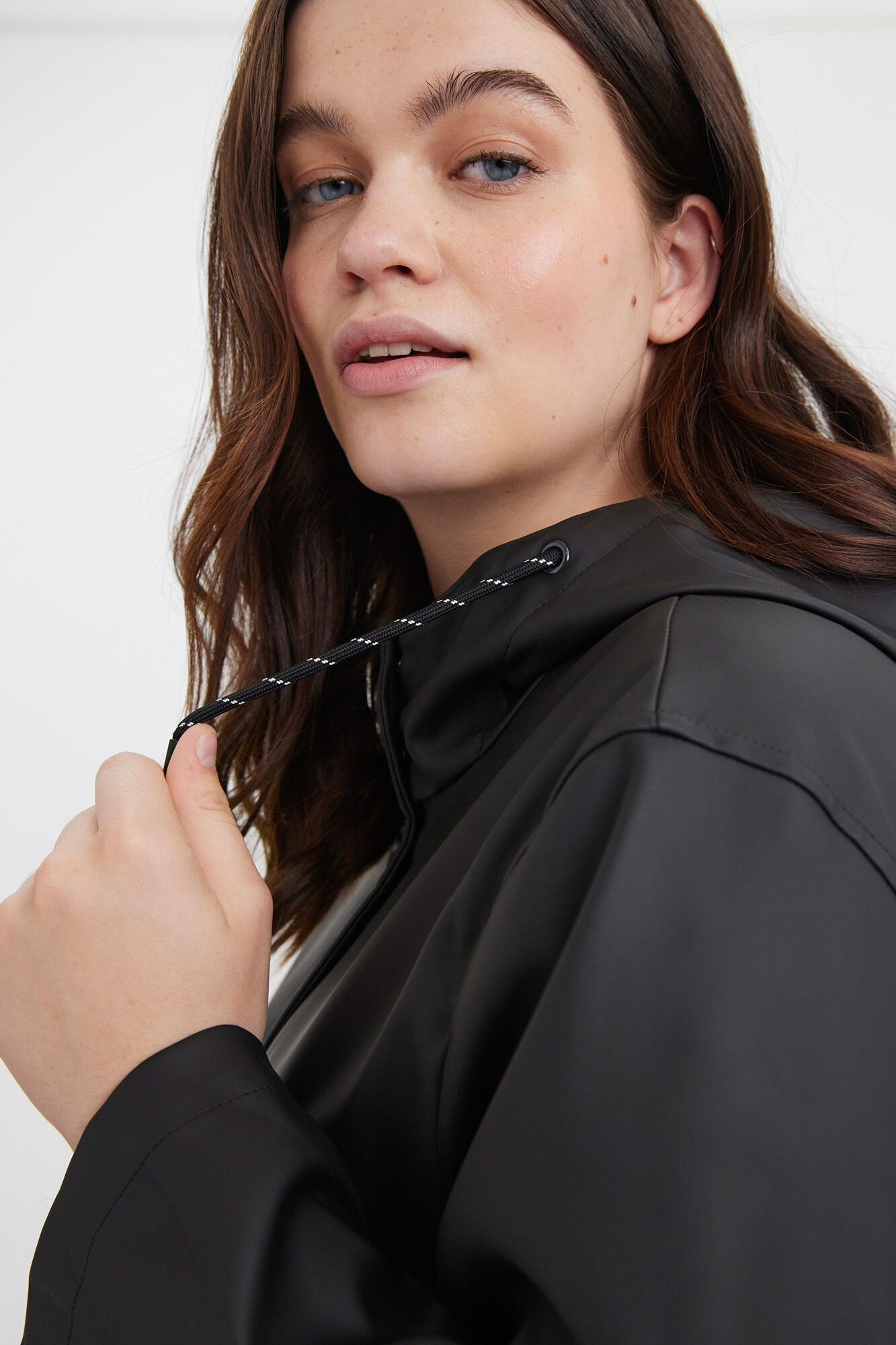 Vero Moda Curve Imperme&aacute;vel com capuz Curve