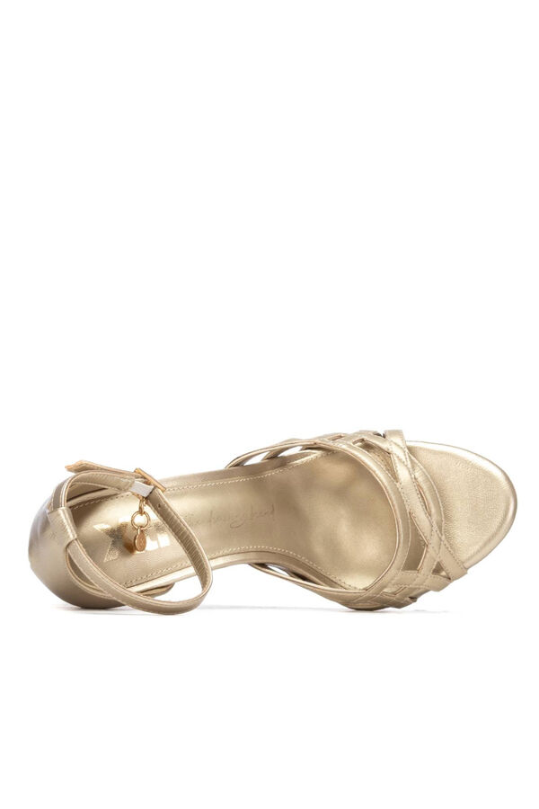 XTI Sand&aacute;lia de salto elegante Dourado