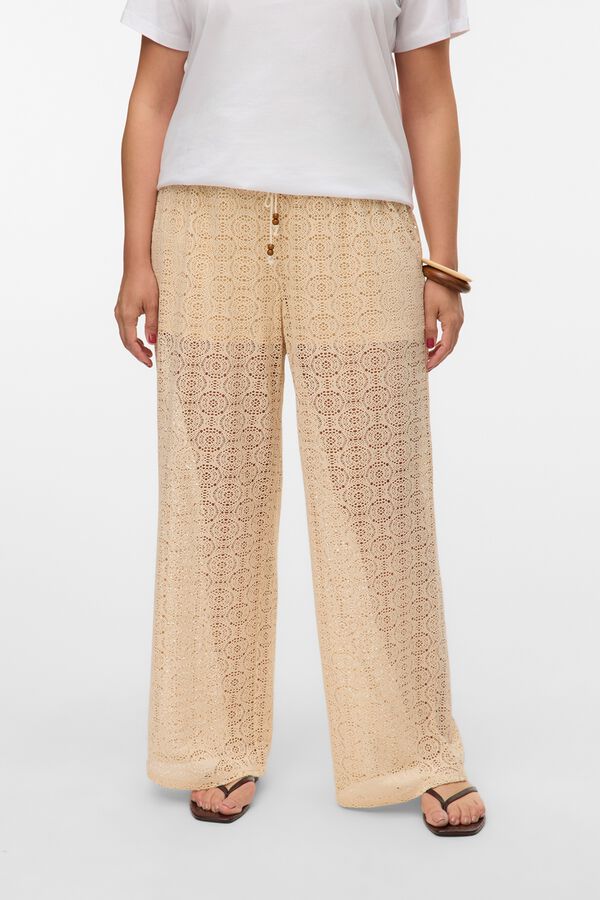 Vero Moda Curve Pantal&oacute;n largo con calados talla grande Beige