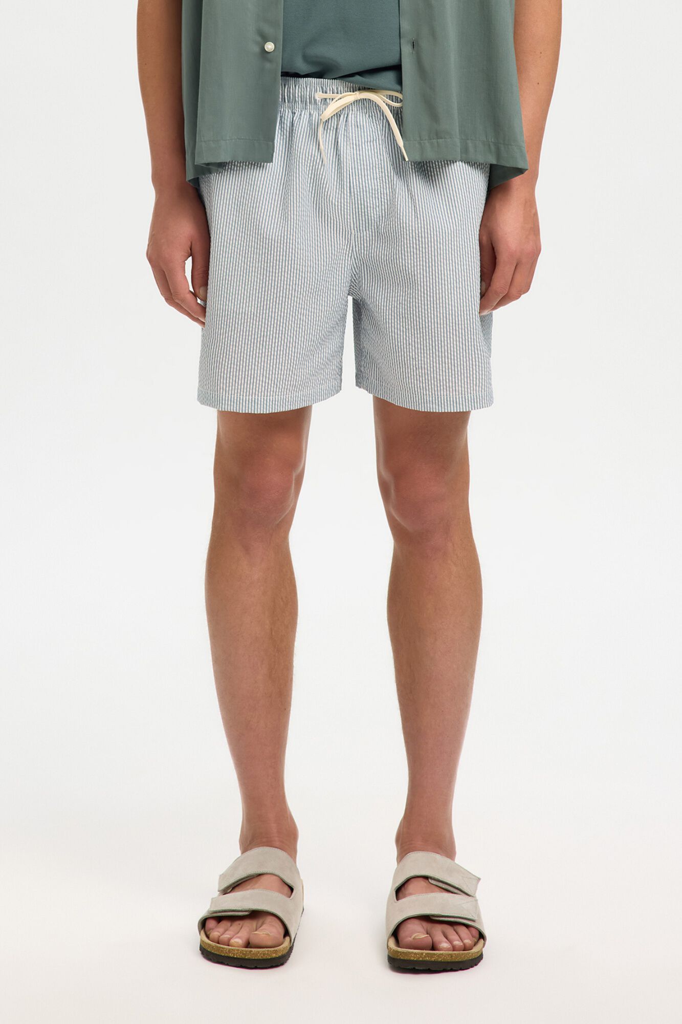 Selected Ba&ntilde;ador tipo bermuda