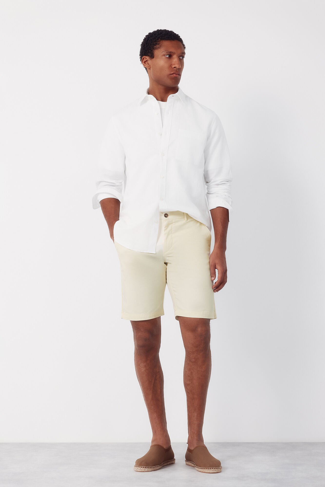 Cortefiel Bermuda chino