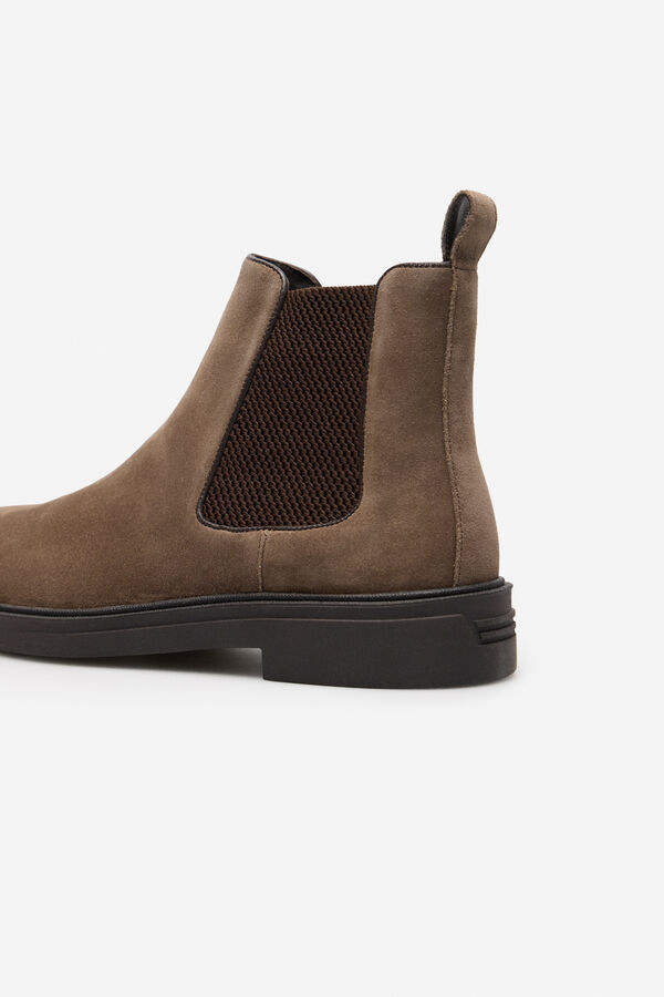 Cortefiel leather boot with side elastic bands Nude