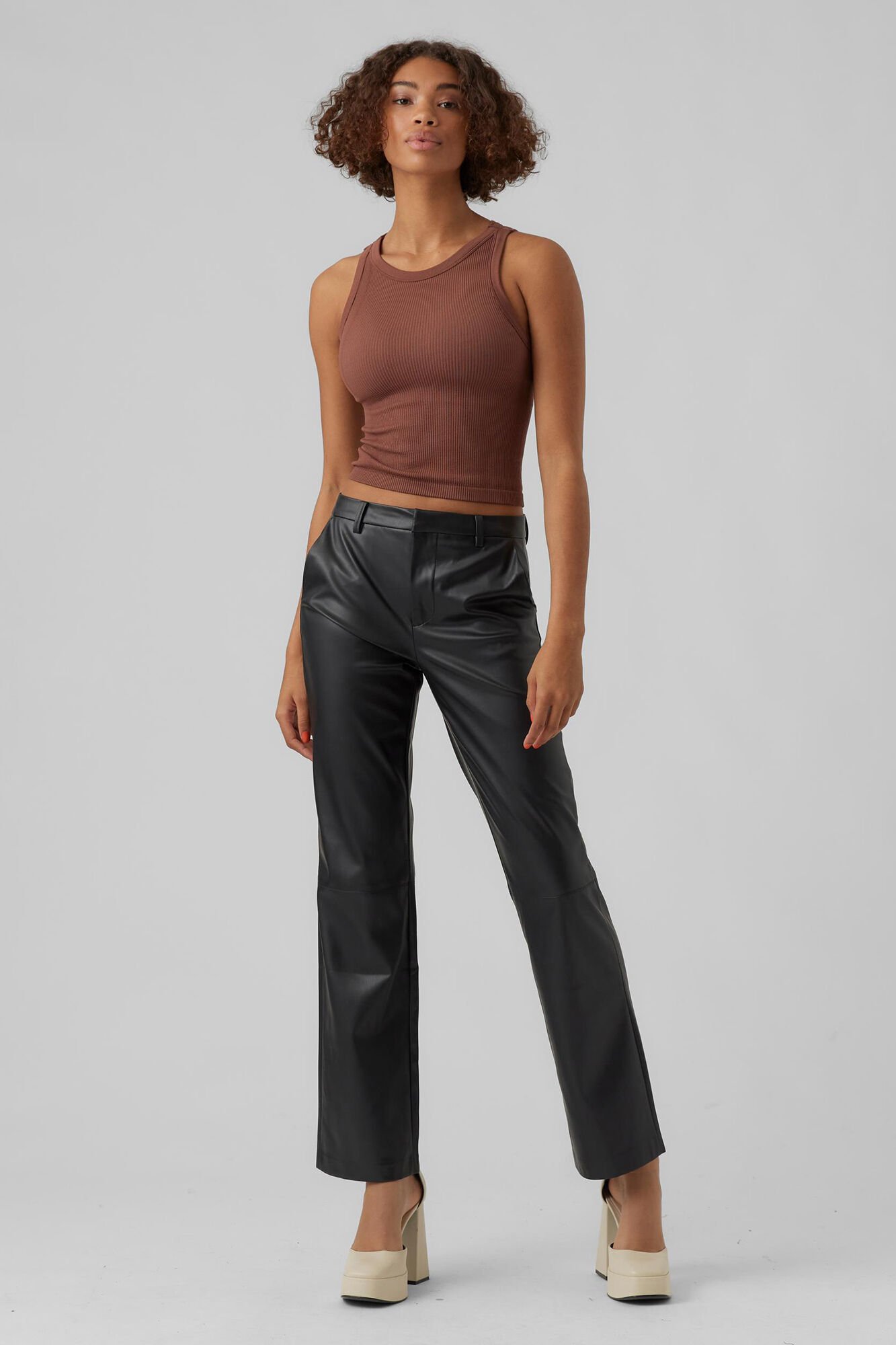 Straight faux leather trousers Women s trousers Cortefiel